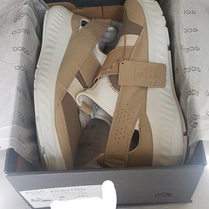 Ecco Laceless shoes (Memory Foam Heel-Cushion)